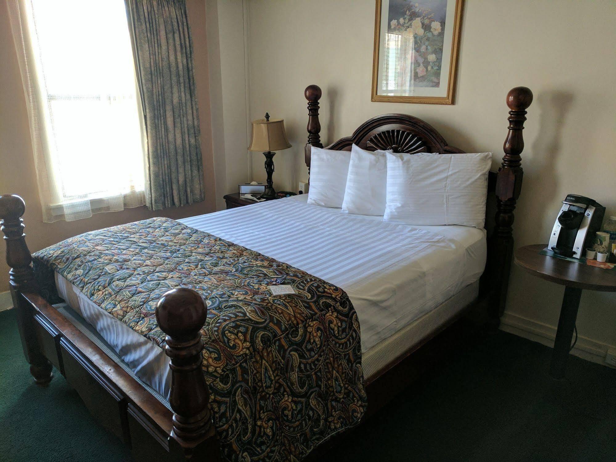 Hotel Nevada & Gambling Hall